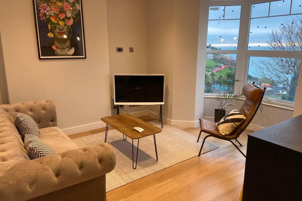 Spacious 1 Bedroom Apartment With Sea Views New Quay Zewnętrze zdjęcie